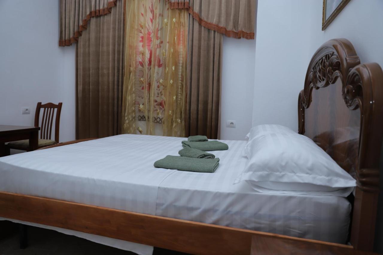 Hanna'S Hostel 培拉特 外观 照片