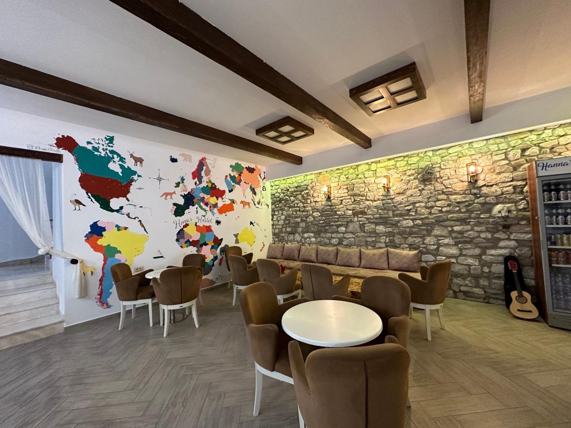 Hanna'S Hostel 培拉特 外观 照片